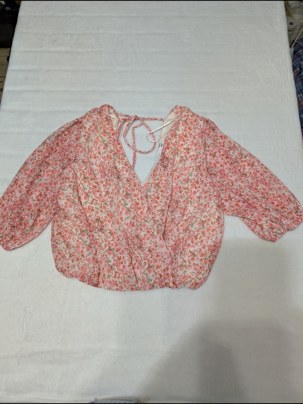 Lush Pink Floral V-Neck Tie-Back Cropped Blouse Size Large Babydoll